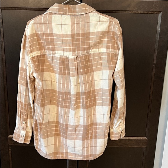 American Eagle Outfitters Tan and Cream Shirt
Size xxs but oversized. EUC - Picture 3 of 3
